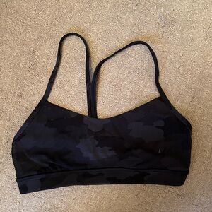 black camo lululemon flow y bra